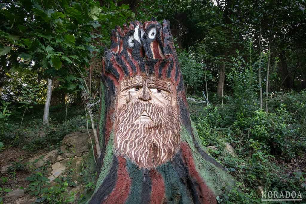 Escultura del Bosque Mágico de Artxanda en Bilbao