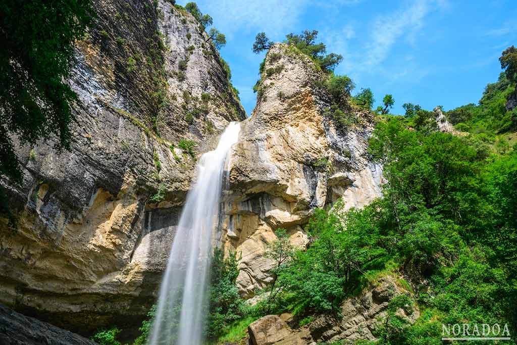 Cascada de Artazul, una de las más bonitas de Navarra