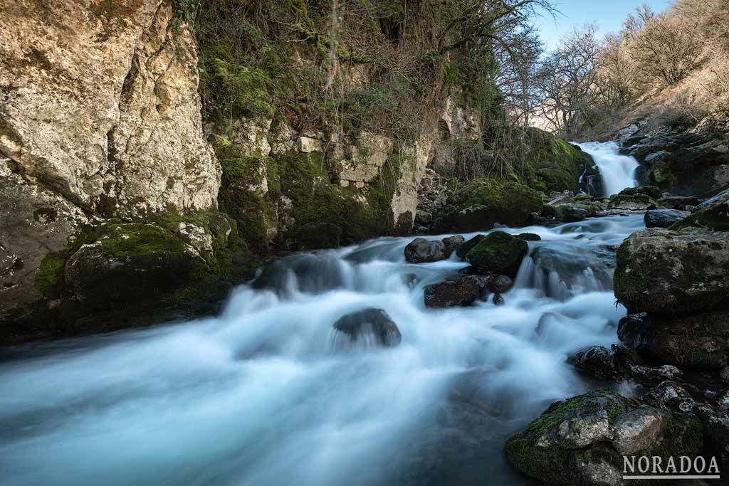 Cascada de Ixkier y ruta de los 3 puentes del río Larraun