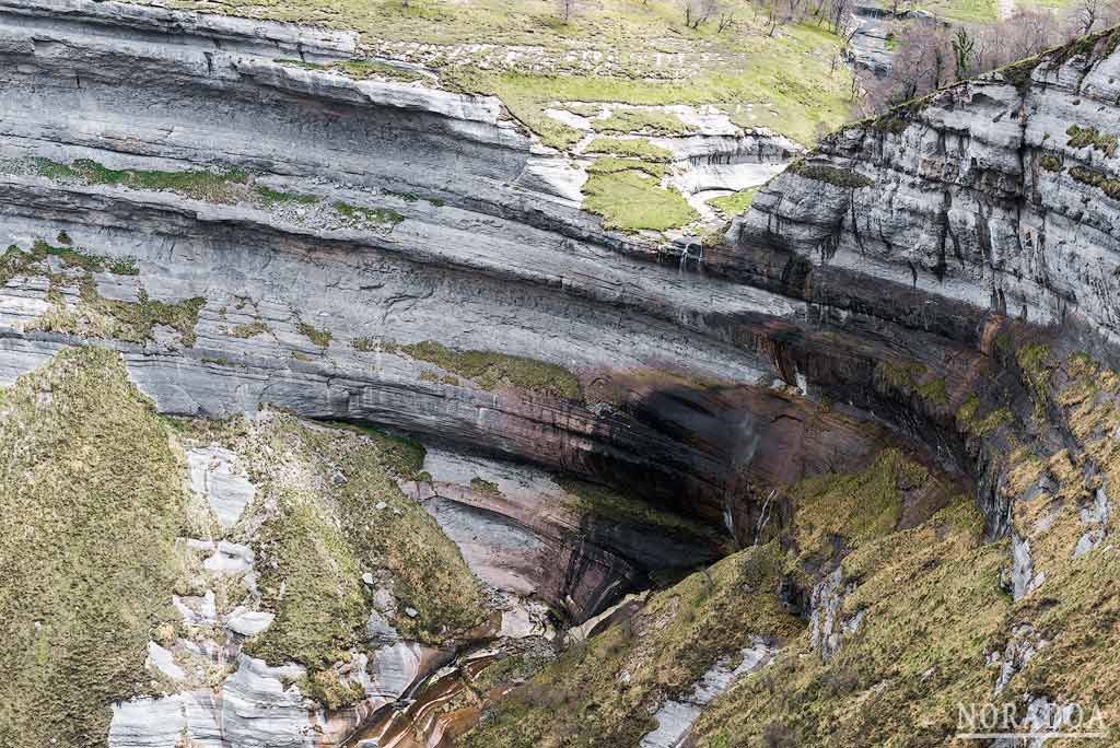 La cascada de San Miguel tiene casi 100 metros de caída