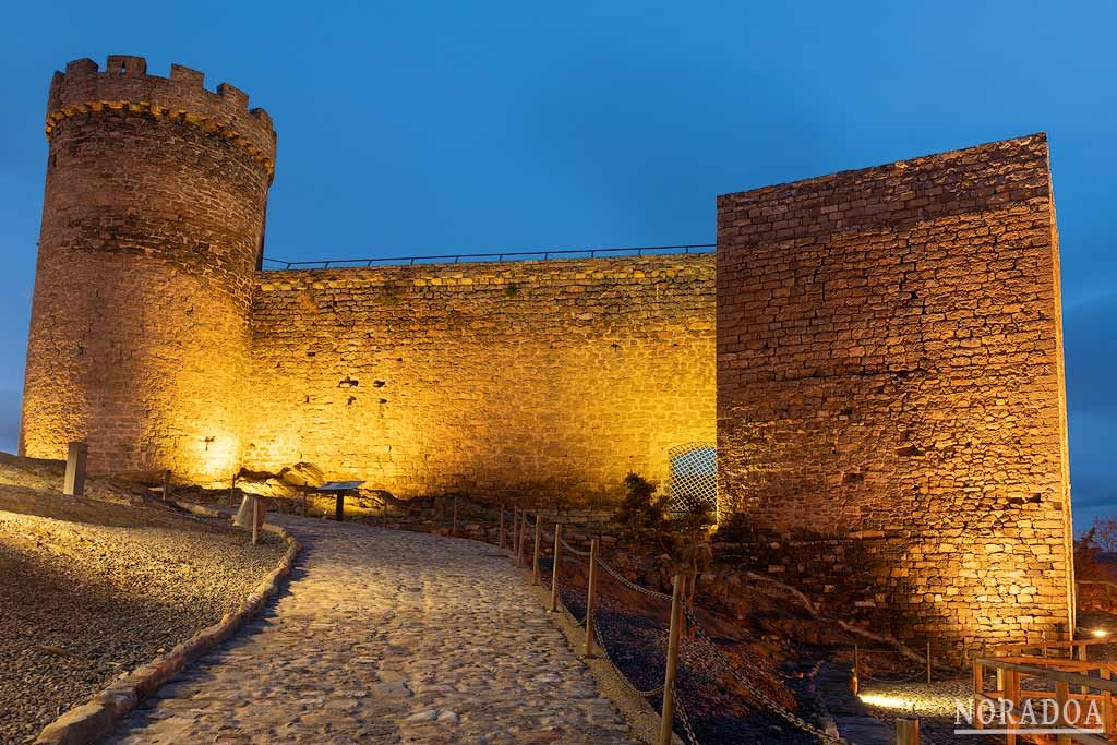 Castillo de Cornago al anochecer