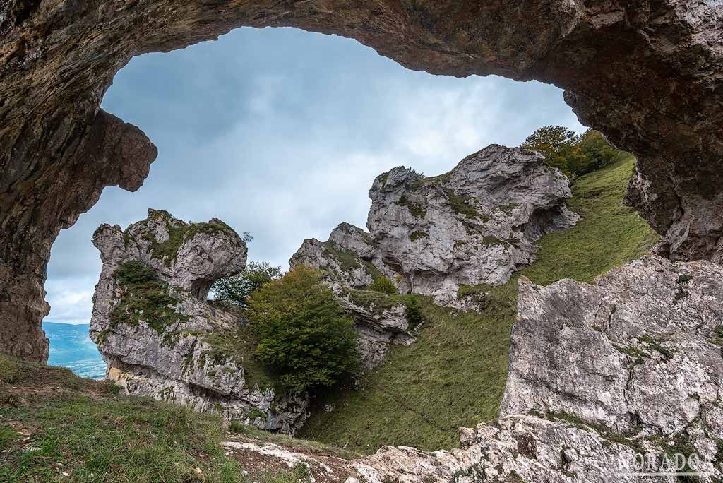 El Ojo de Iruaitzeta, arco natural en la Sierra de Urbasa