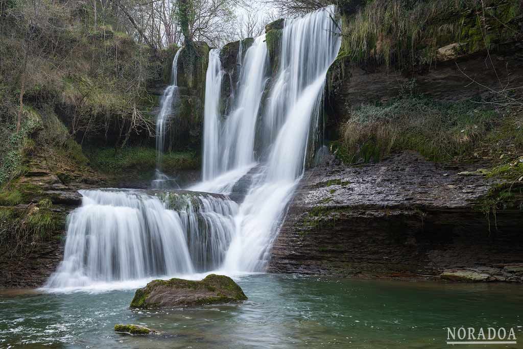 La cascada de Peñaladros está en el valle de Mena