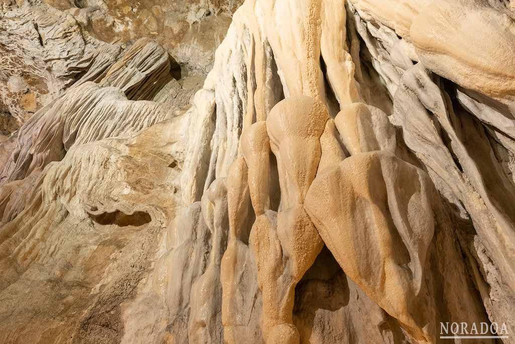 Cueva de las Güixas de Villanúa, Huesca