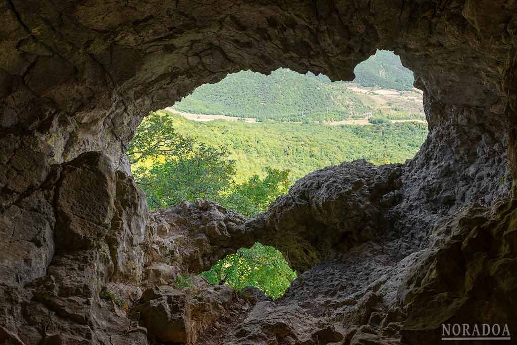Ojo de Soila en el parque natural de Izki