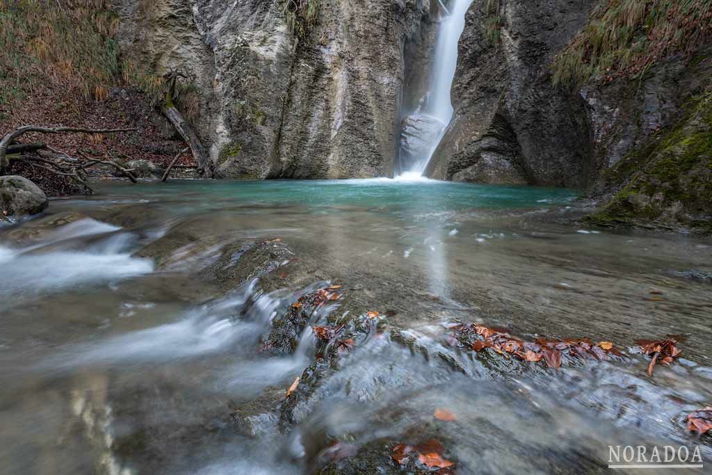 Cascada de Arrako en el Pirineo Navarro