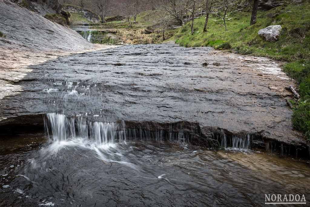 La cascada de San Miguel tiene casi 100 metros de caída