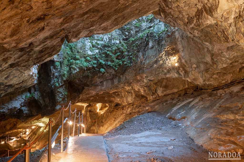Cueva de las Güixas de Villanúa, Huesca