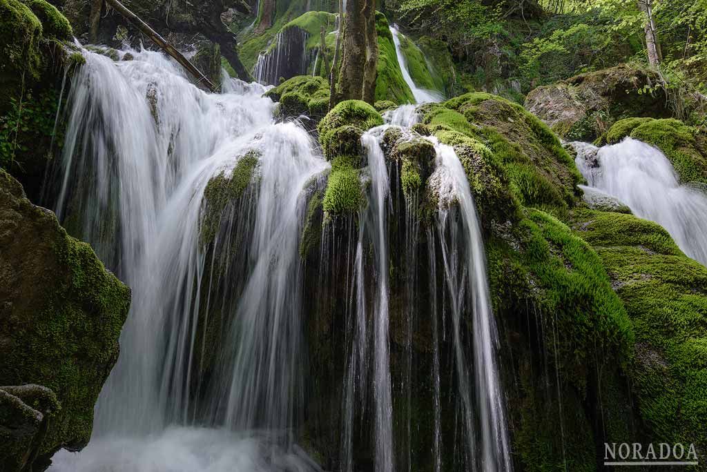 Cascadas de la Tobería en Álava