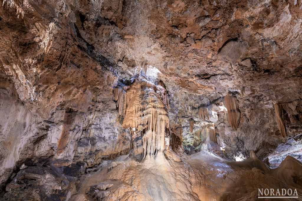 Cueva de Valporquero en León