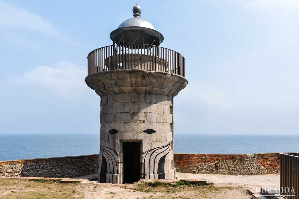 Faro del Caballo en Santoña