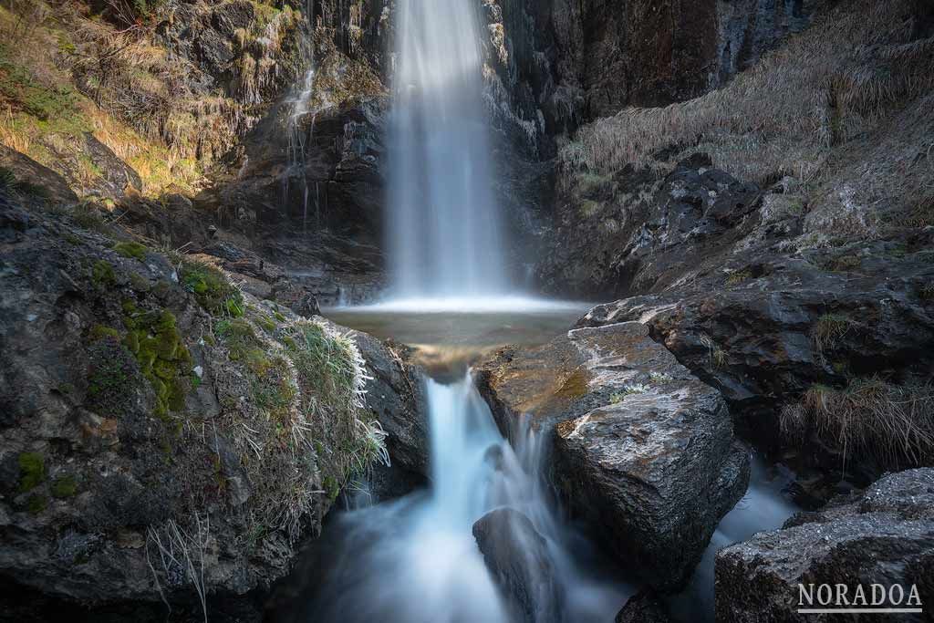 Cascada de Mazobre en Palencia