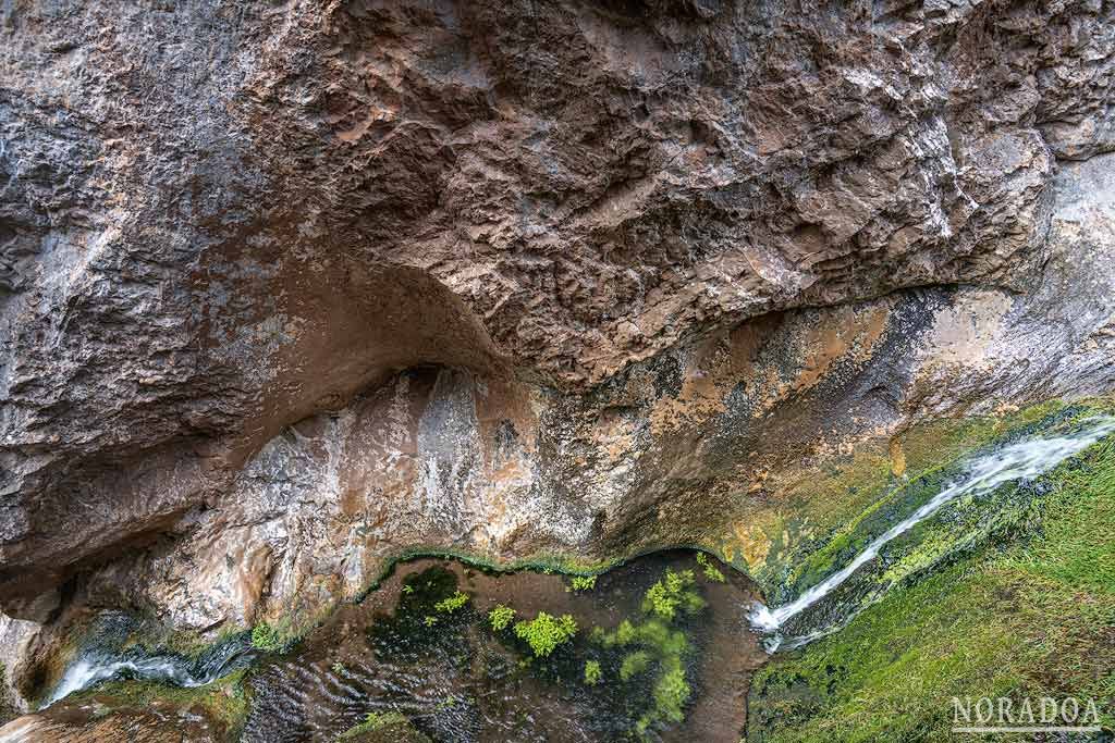 Cascada de Tartalés de los Montes en Burgos