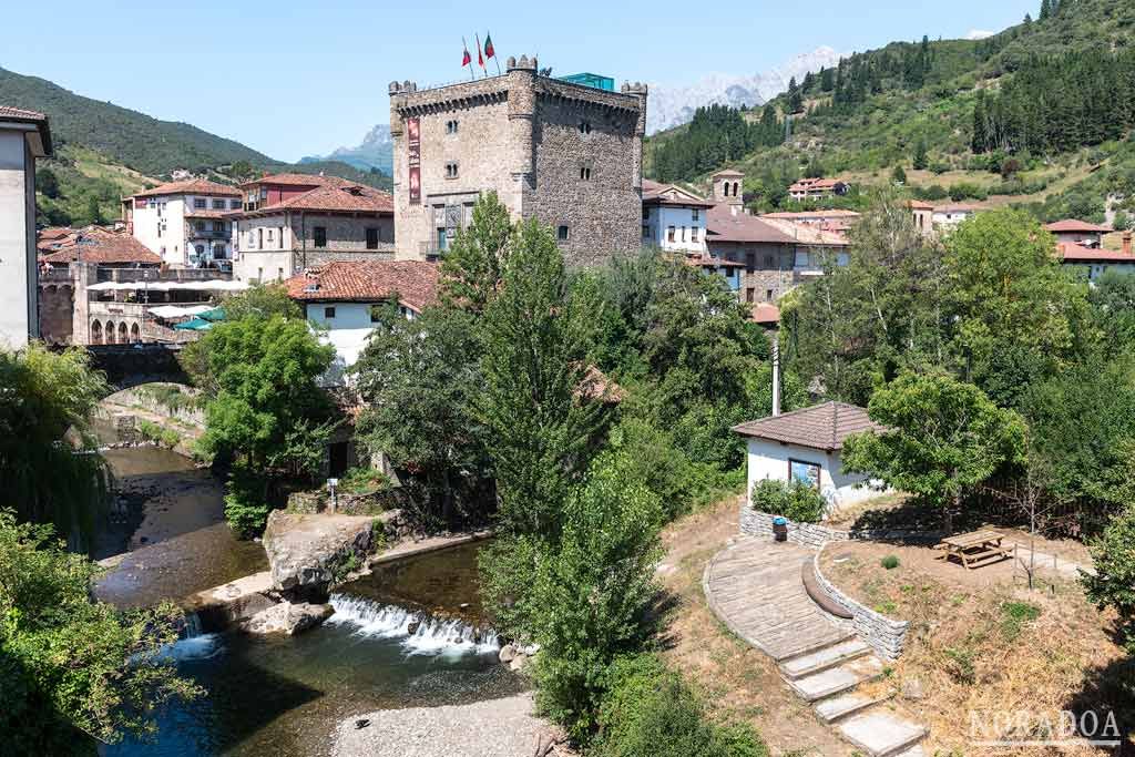 Potes es la entrada a los Picos de Europa