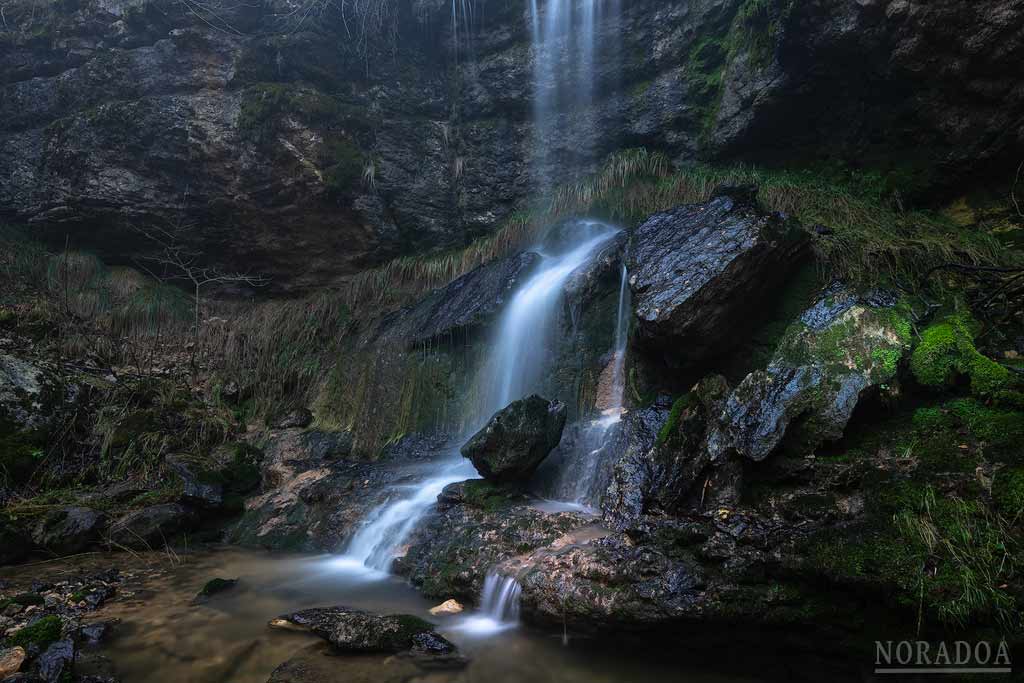 Varias son las cascadas que puedes encontrar en el barranco de Igoroin