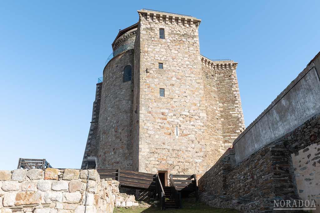 Castillo de los Duques de Alba situado en la localidad de Alba de Tormes