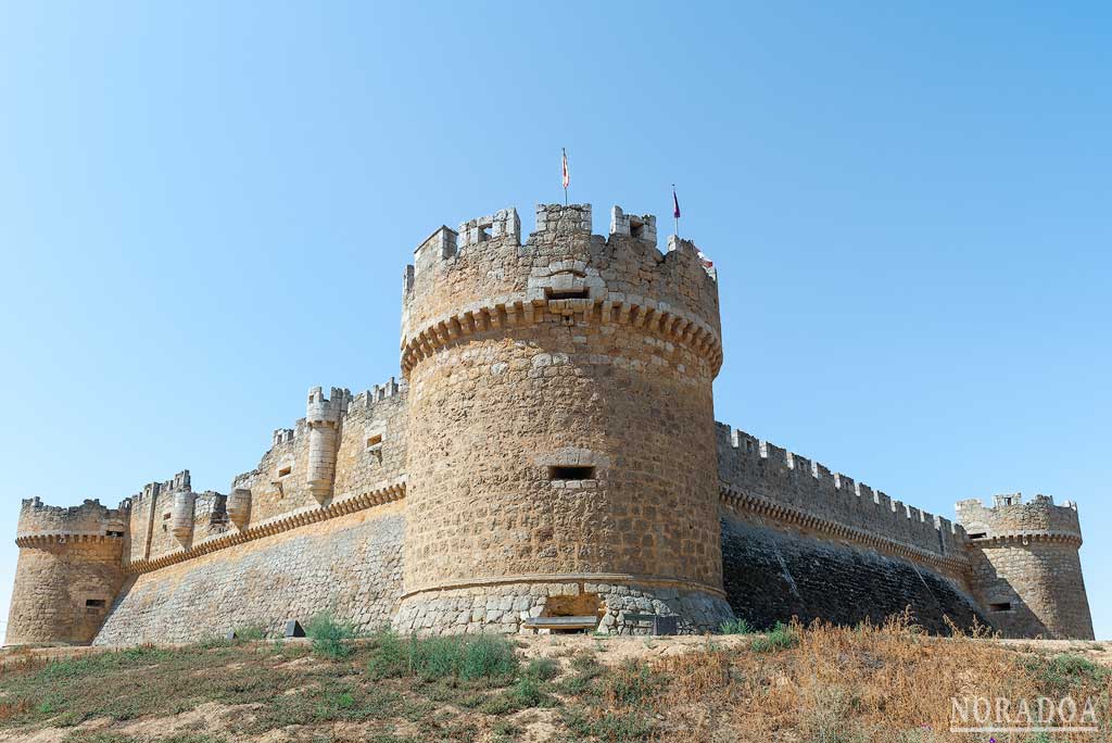 Castillo de Grajal de Campos, primer castillo artillero en España