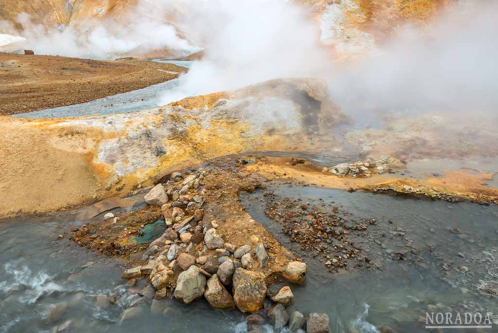 Área geotérmica de Hveradalir, una joya natural en el interior de Islandia