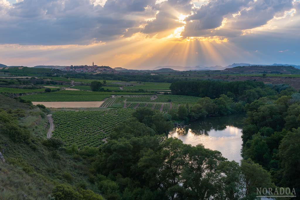 Río Ebro con Briones de fondo