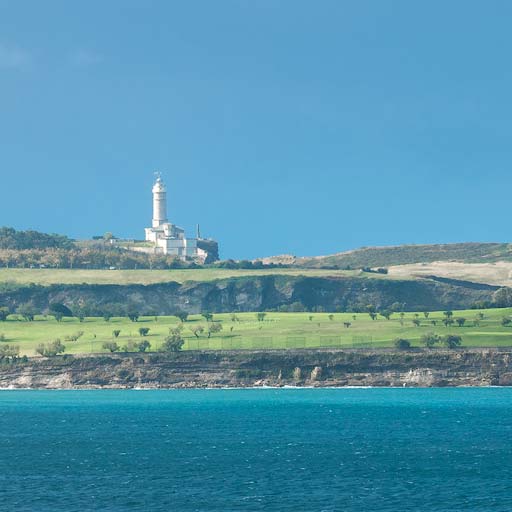 Faro de Cabo Mayor desde la península de La Magdalena