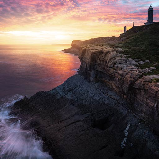 Faro de Cabo Mayor al amanecer