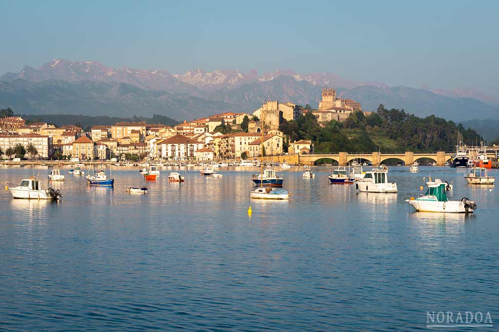 San Vicente de la Barquera desde la playa del Rosal