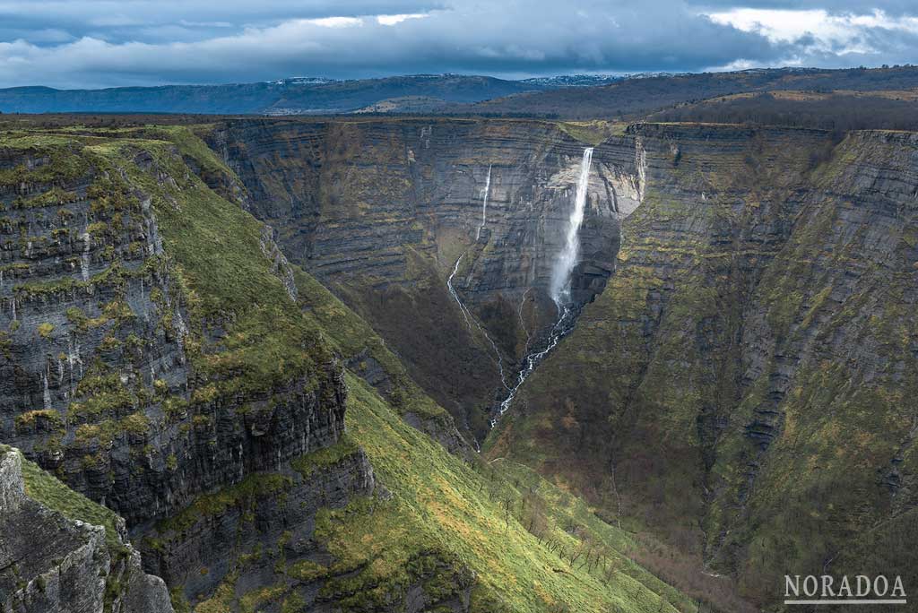 Salto del Nervión desde la ruta de Untza