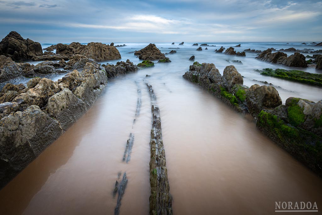 La playa de Barrika con la marea baja
