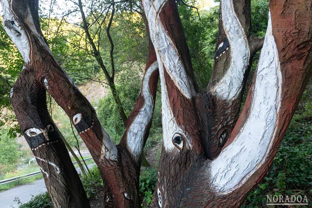 Escultura del Bosque Mágico de Artxanda en Bilbao