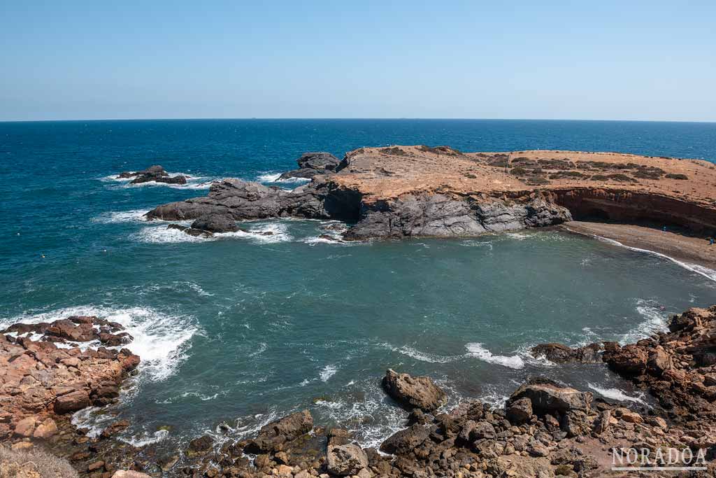 Pequeñas calas y acantilados que le otorgan una belleza inusual al entorno del Cabo de Palos