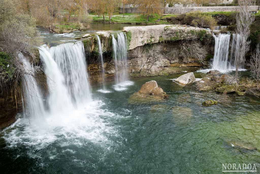 Cascada de Pedrosa de Tobalina, también conocida como cascada del Peñón