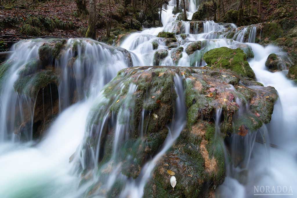 Cascadas de la Tobería en Álava