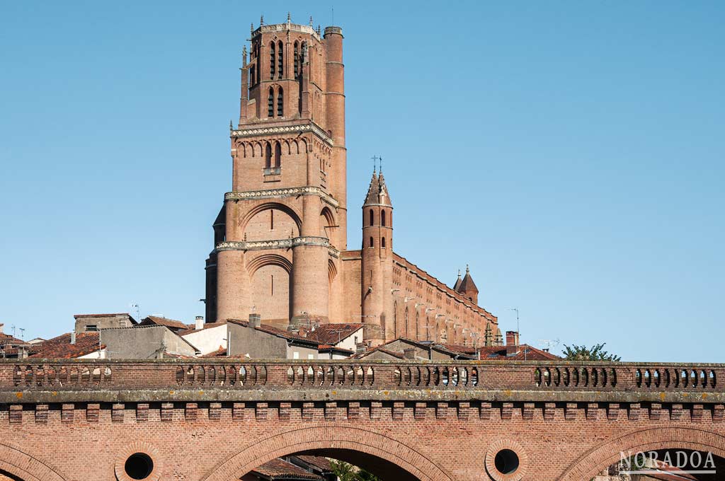 El ladrillo destaca en la construcción de la catedral de Santa Cecilia en Albi