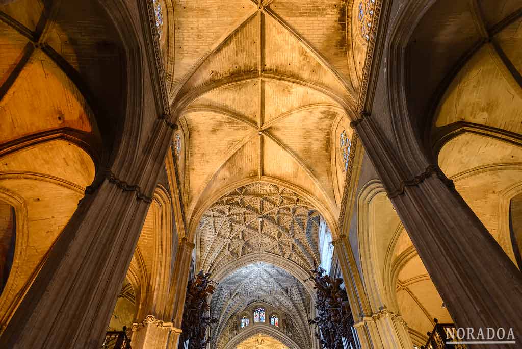 Nave central de la catedral de Sevilla