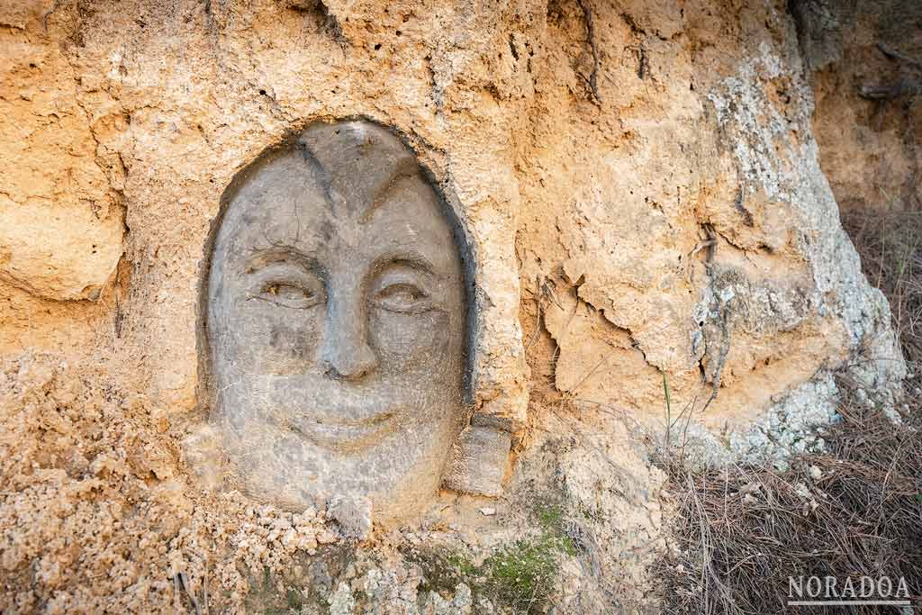 Figuras esculpidas de Falces en Navarra