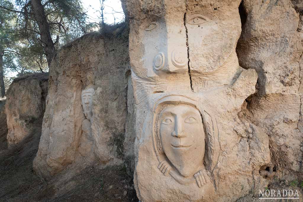 Figuras esculpidas de Falces en Navarra