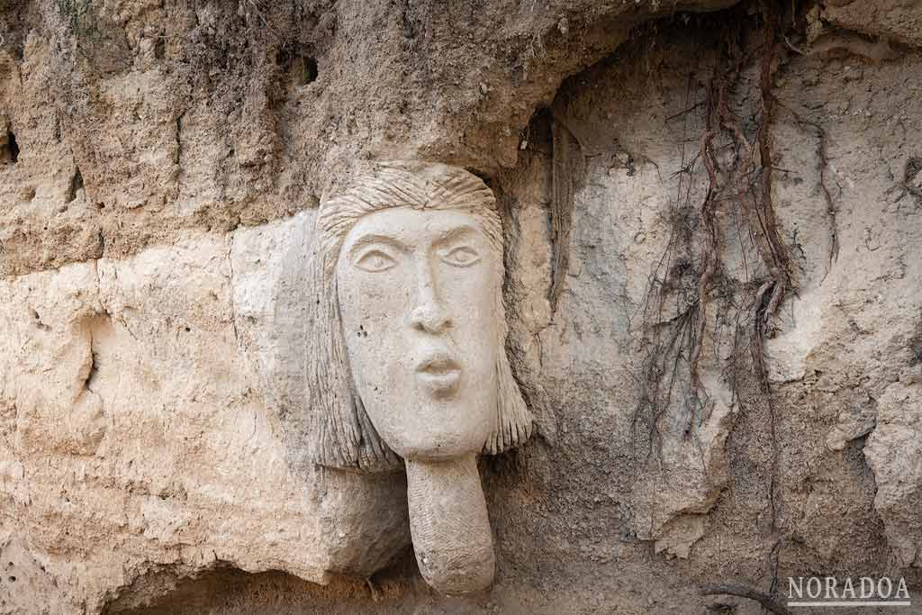 Figuras esculpidas de Falces en Navarra