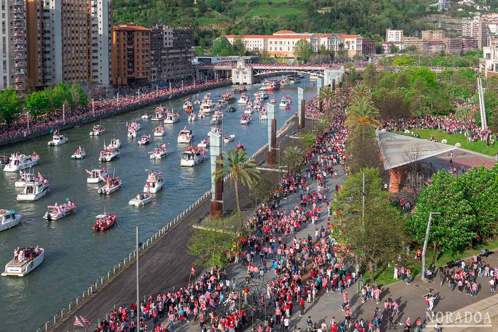 Fotos del 11 de abril del 2024, celebración de la victoria de la Copa del Rey por parte del Athletic Club de Bilbao con la gabarra recorriendo la ría del Nervión