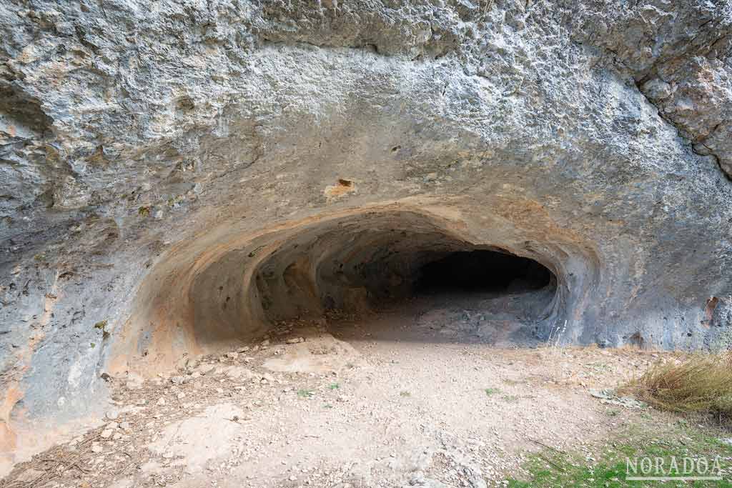 En la ruta se puede entrar a alguna cueva