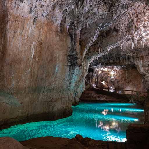 Cueva de Valporquero en León