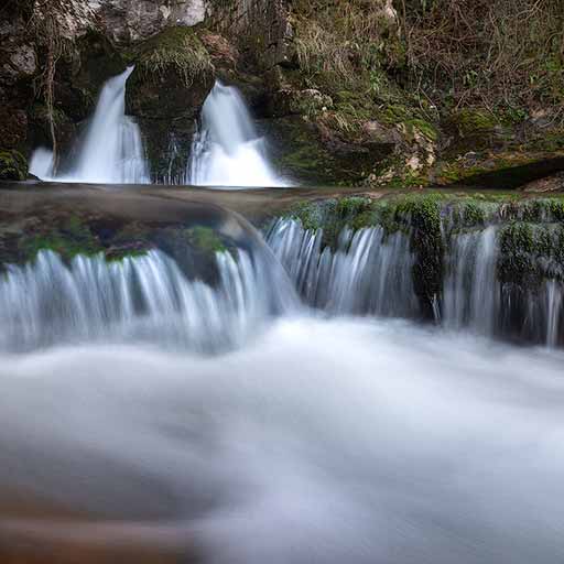 Nacedero del río Ertzilla en Iribas