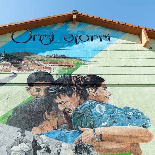 Mural Ongi Etorri en Oxandio, Bizkaia