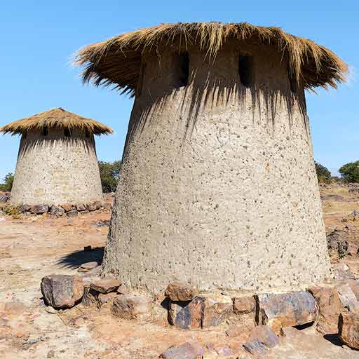 Qollqas de Cotapachi, antiguos silos del imperio inca