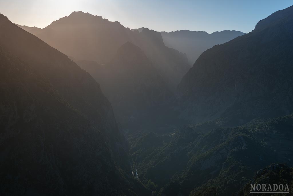 Picos de Europa visto desde el mirador de Santa Catalina