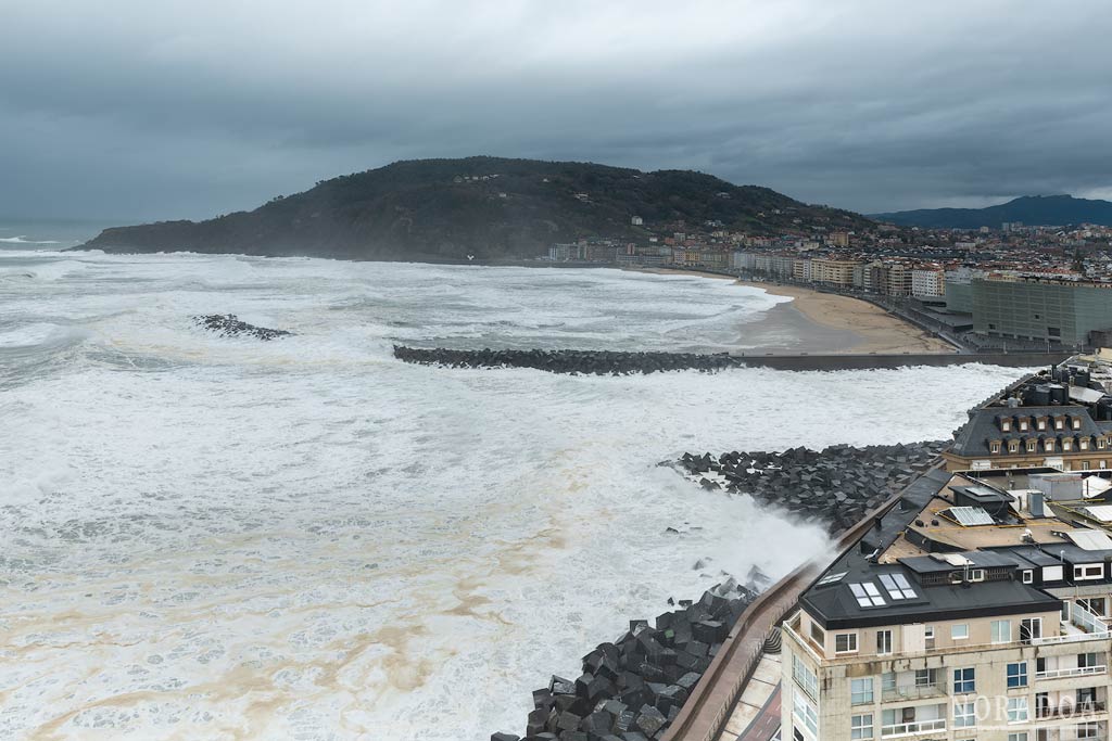 Desembocadura del Urumea y playa de la Zurriola desde el Baluarte del Mirador