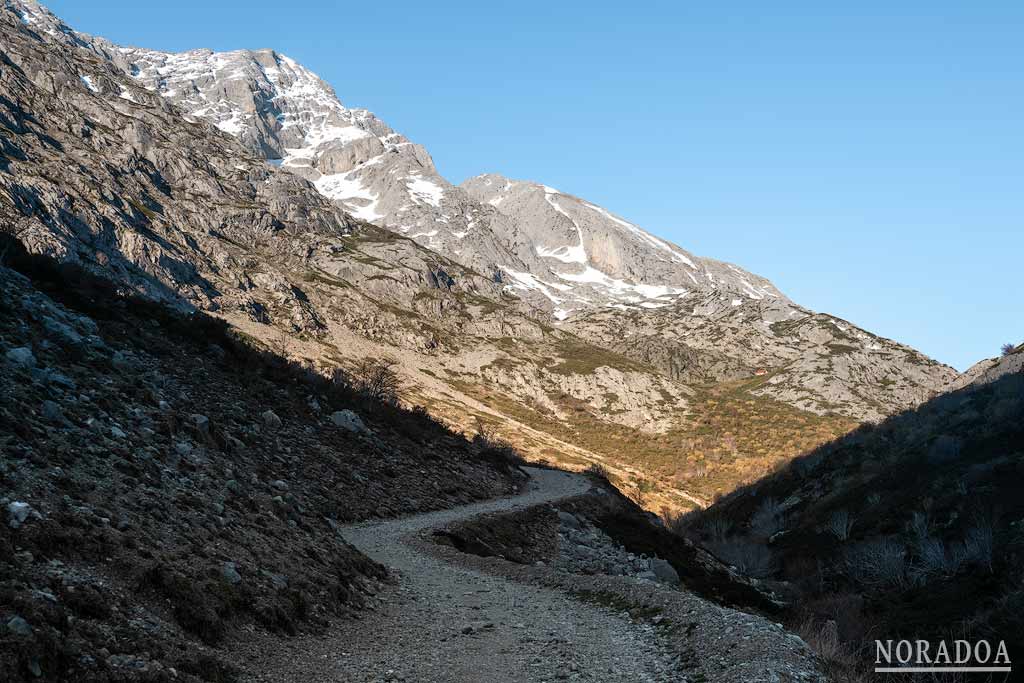 Ruta a la cascada de Mazobre en Palencia