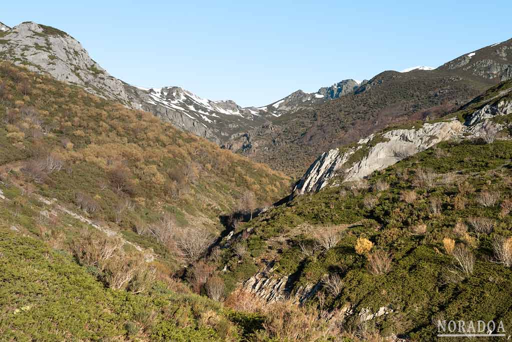 Valle por donde discurre en río Mazobre