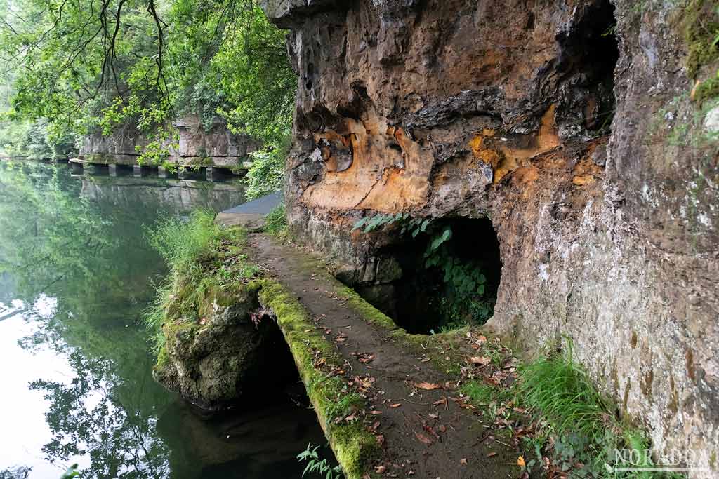 La Senda fluvial Gibaja está construida sobre el río Asón