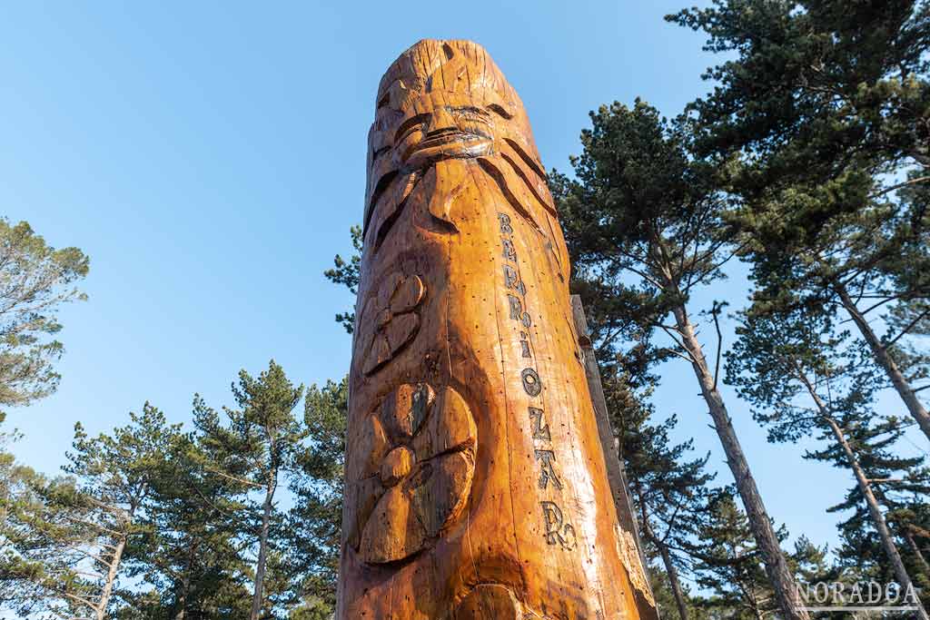 Tótem en el bosque animado de Berriozar